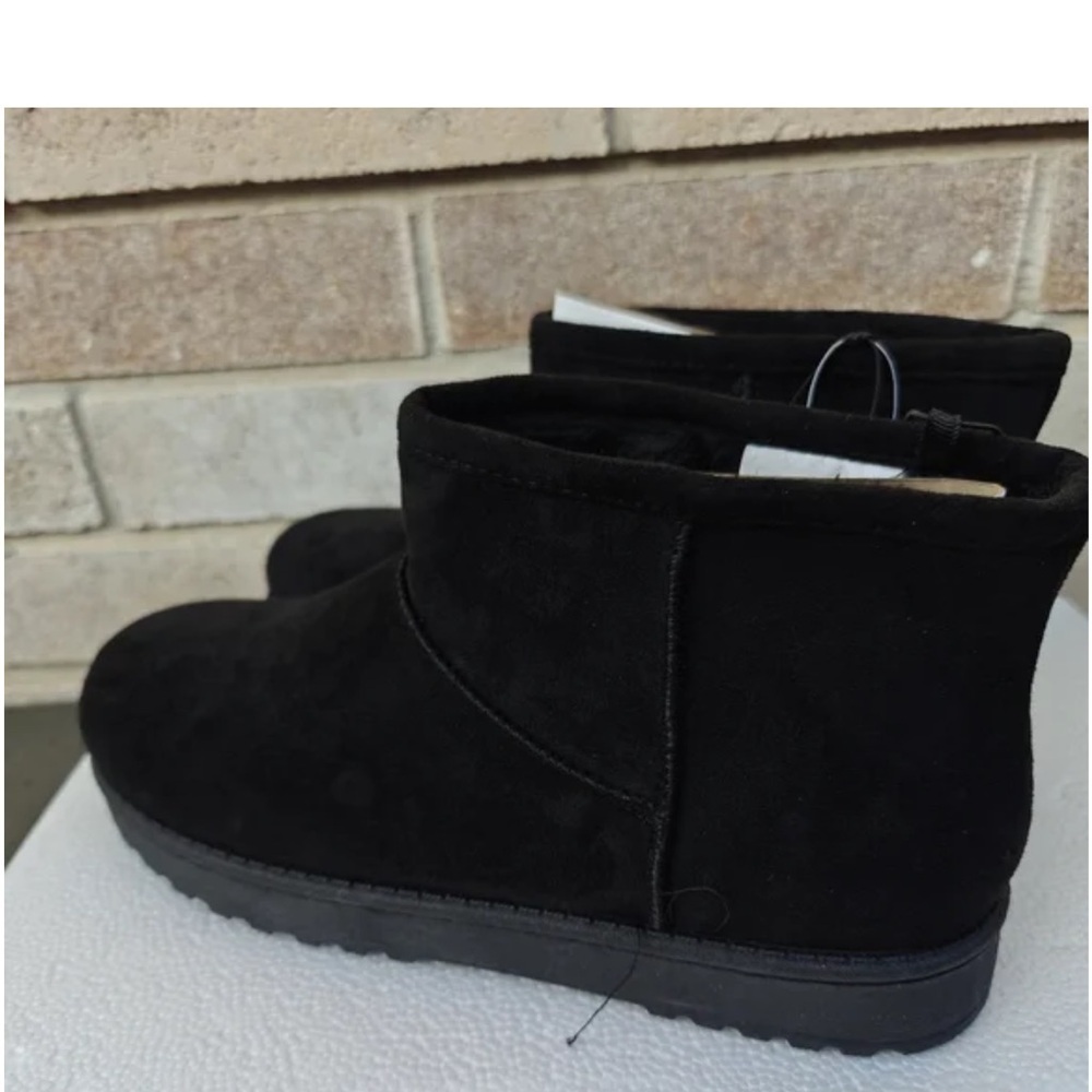 Arizona Jean Company Black Suede Slip-On Shoes - Picture 2 of 9